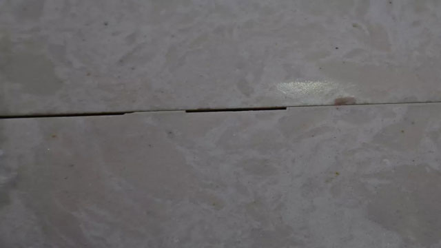 石材翻新時(shí)先補(bǔ)膠還是先做防護(hù)？